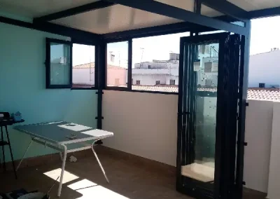 Cerramiento de aluminio plegable